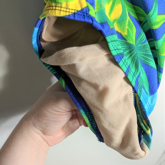 Vintage Floral Print One Piece Swimsuit - Picture 4 of 5